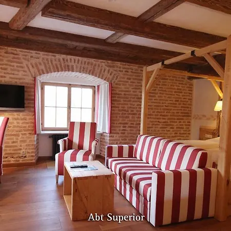 Отель Irseer Klosterbraeu 3*